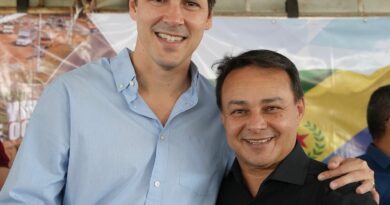 Momento Cívico, desta vez em um formato especial! O evento aconteceu na Praça Santo Antônio com a presença do vice governador de Goiás, Daniel Vilela