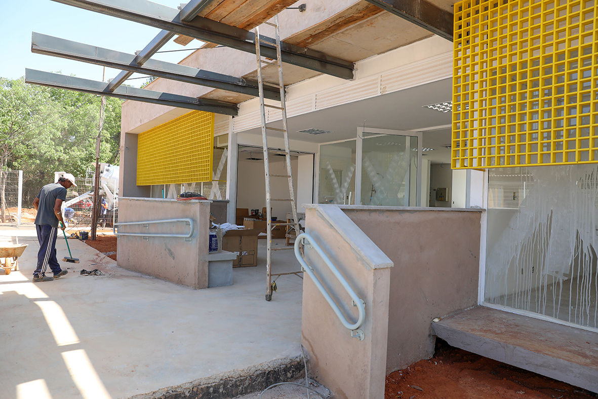 Em fase de acabamento, a nova UBS da Colônia Agrícola Ponte Alta, no Gama, vai beneficiar aproximadamente 5 mil moradores | Fotos: Paulo H. Carvalho/Agência Brasília
