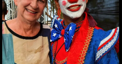 Deputada Dra Zeli e o palhaço Gasparito