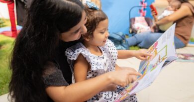 Projeto Rede de Histórias, com apoio do Criança Esperança, promove encontros literários entre mães adolescentes e seus bebês (Foto: OVG)