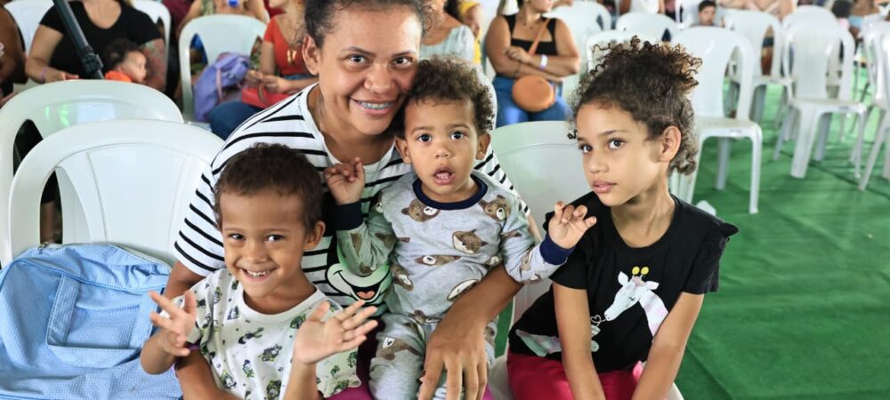 Alessandra da Silva Marques aproveita os benefícios do Goiás Social em Águas Lindas (Foto: Jota Eurípedes)