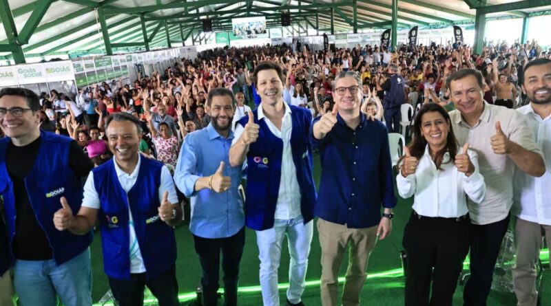 Daniel Vilela participa do Goiás Social em Águas Lindas, programa que leva ampla estrutura de serviços gratuitos diretamente à população (Foto: Jota Eurípedes)