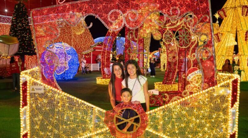 Famílias vivendo experiência imersiva no Natal do Bem (Foto: Diego Canedo)