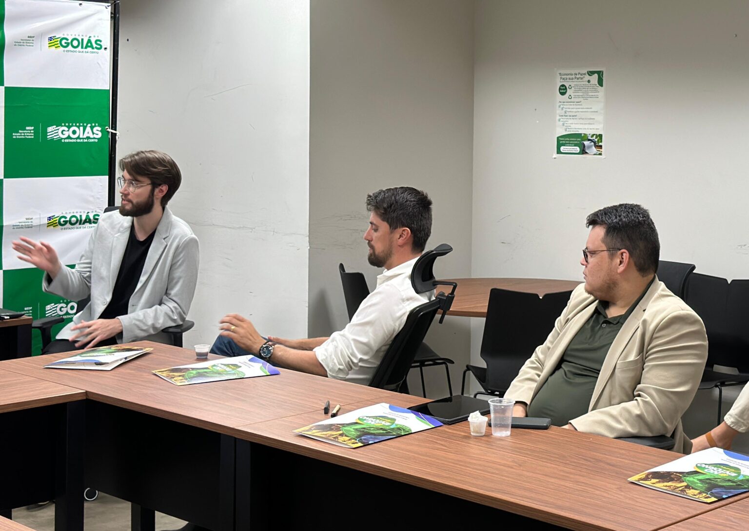 A entrega reúne levantamentos preliminares de campo, análises ambientais e pesquisas de deslocamento que compõem o Estudo de Viabilidade Técnica, Econômica, Social, Ambiental e Jurídico-Legal (EVTESAL). A pesquisa foi contratada pelo Governo de Goiás, por meio da Secretaria-Geral de Governo (SGG-GO).