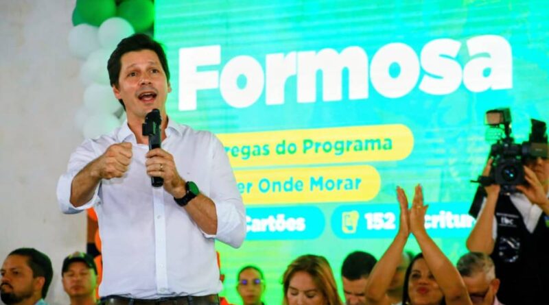 Daniel Vilela amplia atendimento habitacional em Formosa com entrega de 767 benefícios
