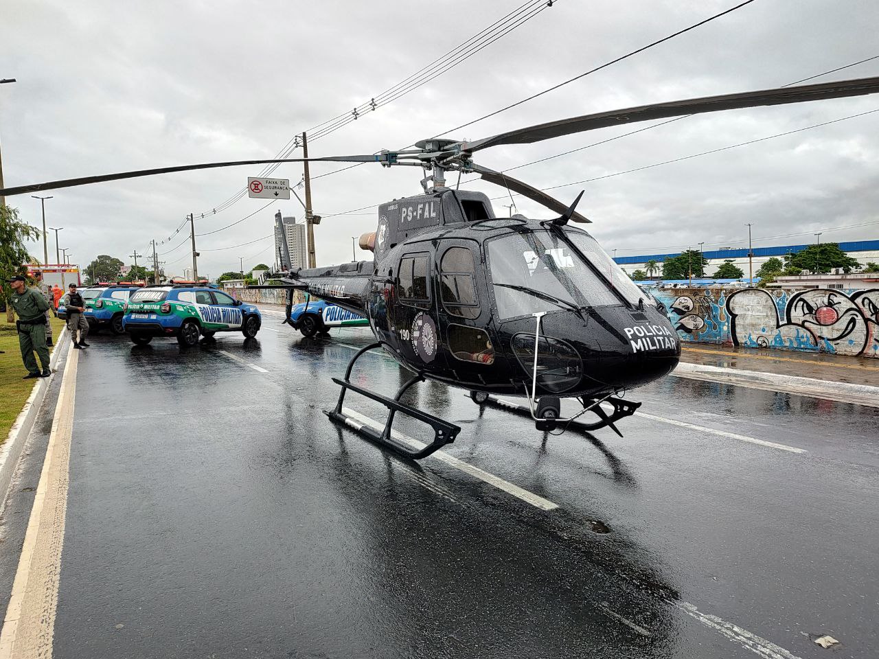 Novo helicóptero de última geração reforça a segurança em Goiás (foto: José Abrão/A Redação)Fonte: A Redação - https://aredacao.com.br/caiado-lanca-operacao-natal-seguro-aqui-o-goiano-se-sente-respeitado/