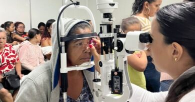 Moradoras de Aparecida de Goiânia também foram beneficiadas com atendimentos oftalmológicos durante visita do Goiás Social ao município (Foto: SES-GO)