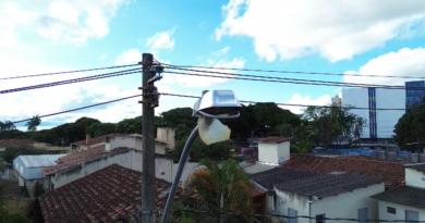 Em caso de falhas ou demandas relacionadas à iluminação pública, os moradores entrem em contato diretamente com as prefeituras de suas cidades
