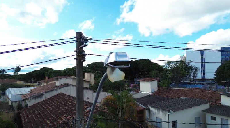 Em caso de falhas ou demandas relacionadas à iluminação pública, os moradores entrem em contato diretamente com as prefeituras de suas cidades