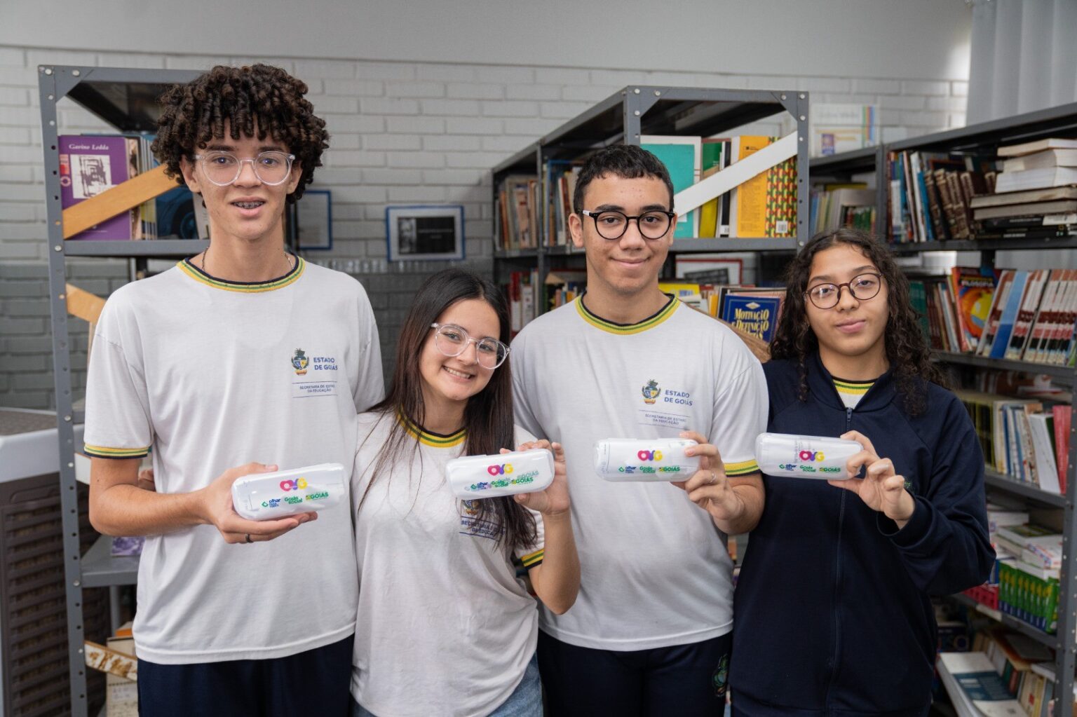 Alunos da rede pública estadual recebem óculos de grau do Programa Olhar para Todos, por meio do Goiás Social (Fotos: Diego Canedo)