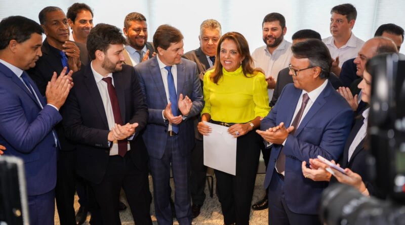 Gracinha Caiado anuncia Bruno Peixoto como novo presidente do União Brasil em Goiás (Foto: Divulgação / Secom)