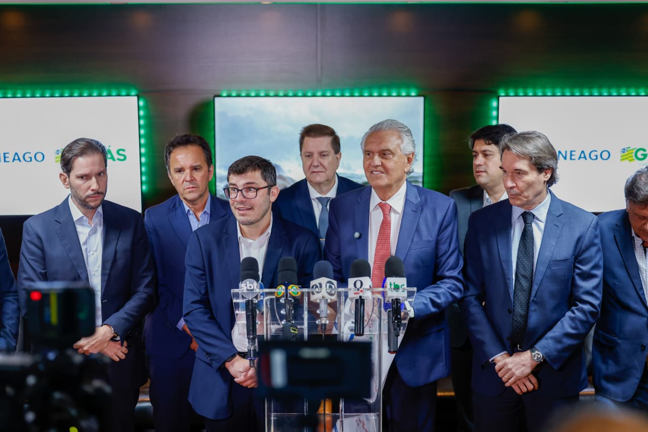 Ao falar do edital de leilão para contratação de Parcerias Público-Privadas (PPPs), governador Ronaldo Caiado enfatizou que não haverá venda da Saneago, nem mudança de controle acionário, e que companhia permanecerá estatal (Foto: Lucas Diener)