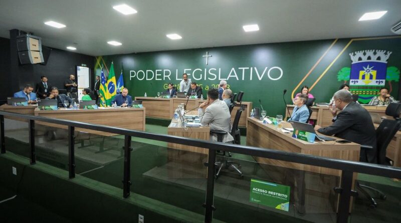 Câmara aprova criação de cadastro de imóveis abandonados em Valparaíso