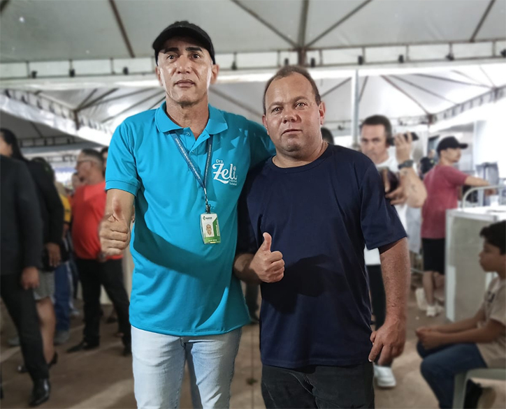 Assessor da Deputada Drª Zeli, Júlio César com o ocidentalense Danilo