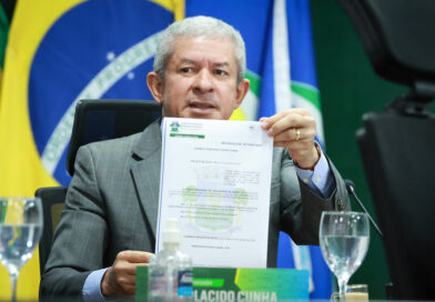 Câmara de Valparaíso debate denominação de espaços públicos e aprova requerimentos durante Sessão Ordinária