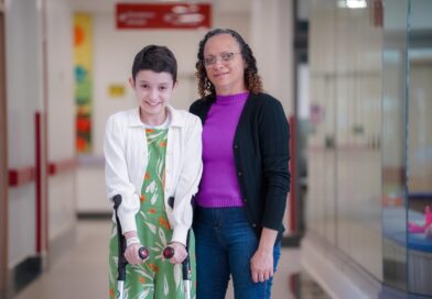 Elivânia dos Passos, moradora de Anápolis, acompanha a filha Laura, de 13 anos, em tratamento no Cora (Fotos: Iron Braz)