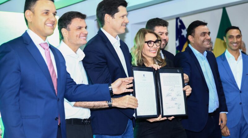 Governador Daniel Vilela lança nova etapa do Programa Goiás em Movimento Municípios com investimentos de R$ 165 milhões para obras em 126 municípios (Foto: Lucas Diener e Remisson Sales)