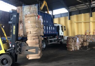 Troca de recicláveis por bônus na fatura de energia evitou emissão de mais de 9,5 mil toneladas de CO₂ em Goiás