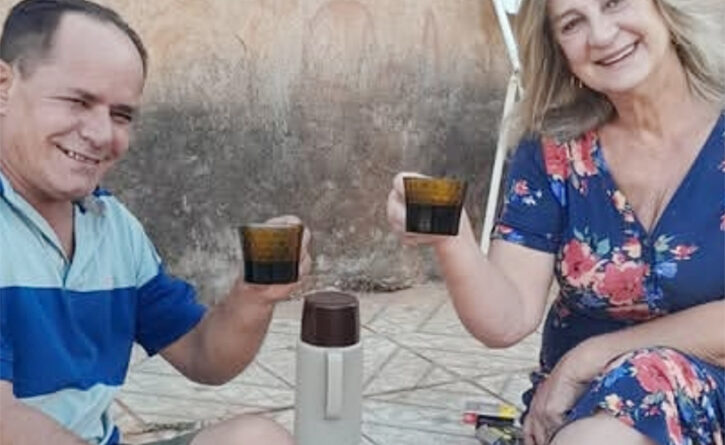 Deputada Drª Zeli em um aconversa descontraída com o diretor do Colégio Valparaíso, Dr. Francisco Girafalt