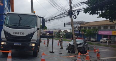 Motoristas de Goiás derrubaram nove postes por dia no primeiro trimestre de 2026