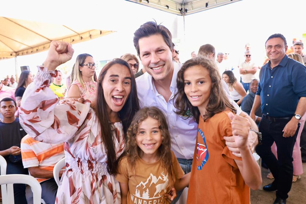 Governador de Goiás, Daniel Vilela, entrega 67 moradias a custo zero no Entorno do DF, somando R$ 12 milhões em investimentos (Foto: Cristiano Borges e Wesley Costa)
