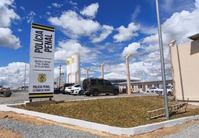 Unidade recebeu R$ 49 milhões em investimento, tem capacidade para 400 detentos e reúne galpões de trabalho, salas de aula e estrutura moderna para a Polícia Penal (Foto: Wesley Costa e Warlen Sabino)