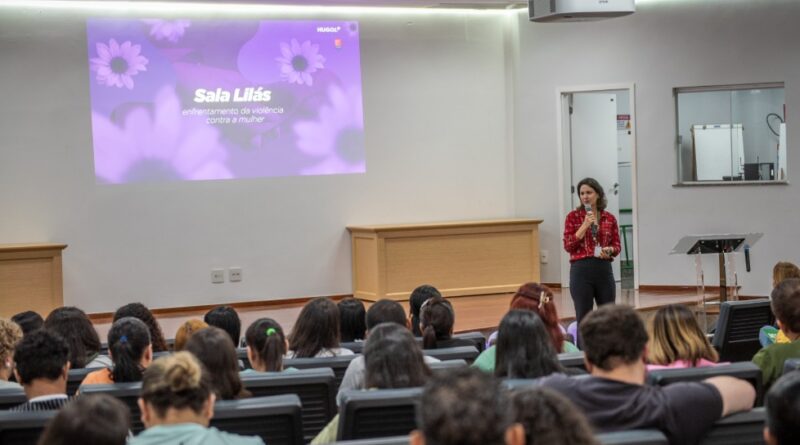 Sala Lilás foi inaugurada nesta quinta-feira (28/05). Iniciativa tem como objetivo fortalecer assistência humanizada e garantir atendimento mais seguro, reservado e acolhedor às vítimas atendidas na unidade (Foto: Klysman Prado)