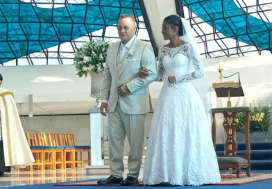 Um dia inesquecível: o casamento de Helitsson Balbino e Kamila Maria na Catedral de Brasília