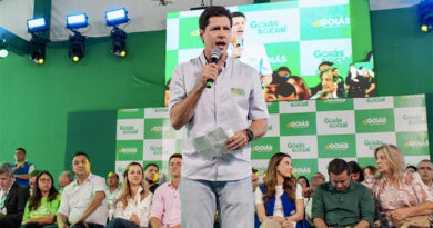Governo de Goiás entrega mais de 2,3 mil cartões para a população de Luziânia