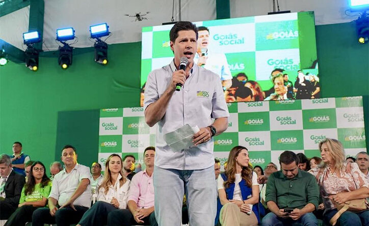 Governo de Goiás entrega mais de 2,3 mil cartões para a população de Luziânia