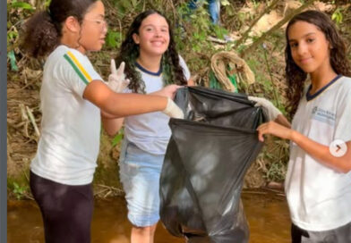 Estudantes da Escola Municipal Santa Rita participam de ação de preservação na nascente Tictak