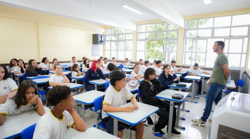 Diante de alertas do Super El Niño e previsão altas temperaturas, Estado investe em aparelhos de refrigeração, placas solares e infraestrutura para garantir conforto aos alunos (Foto: Seduc)