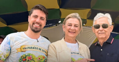 Deputada Drª Zeli ao lado do prefeito Marcus Vinicius e do primeiro prefeito de Valparaíso, Marcus Vinicius e do primeiro prefeito de Valparaíso, José Valdécio Pessoa
