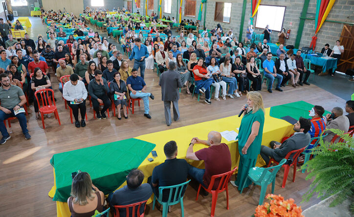 Deputada Dra. Zeli comanda entrega de honrarias a personalidades de Valparaíso e Entorno do Distrito Federal