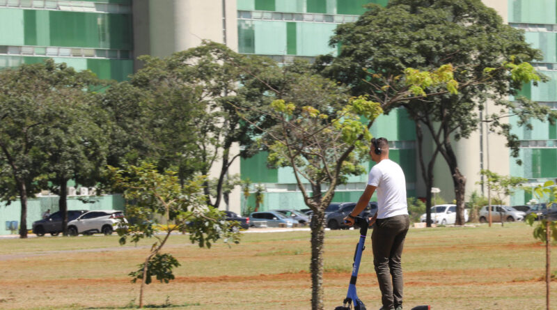 Patinetes elétricos: saiba como funciona o serviço compartilhado em Brasília