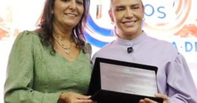 Presidente do CREA, Adriana Rezende e governadora do DF, Celina Leão