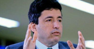 Daniel Vilela define Adriano Rocha Lima como vice para as eleições de 2026 em Goiás