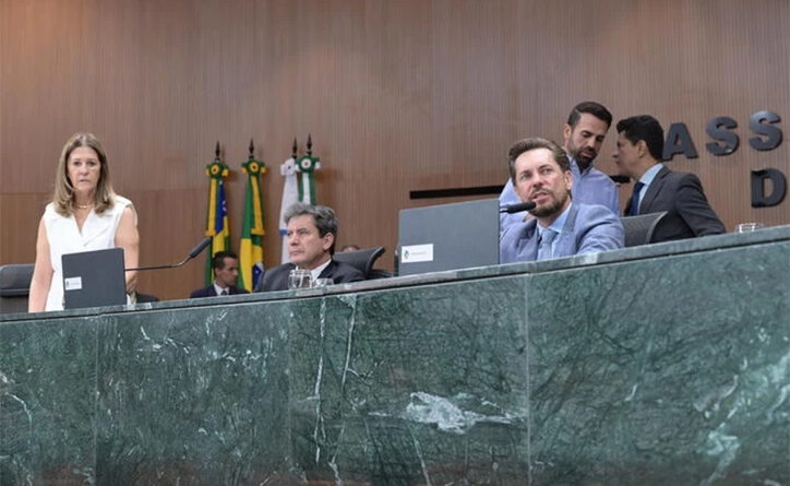 Plenário aprova realização de sessões exclusivamente às terças e quartas-feiras