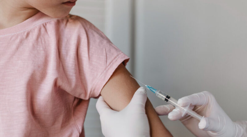 Campanha reforça vacinação de crianças e adolescentes em Goiás / Foto: Magnific