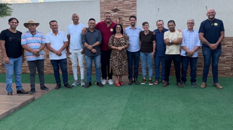 Gestão municipal realiza reunião de alinhamento político com vereadores e lideranças