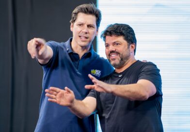 Prefeito de Anápolis oficializa apoio a Daniel Vilela