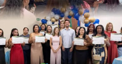 Valparaíso realiza solenidade de entrega de Certificados às formandas dos cursos da Escola de Governo