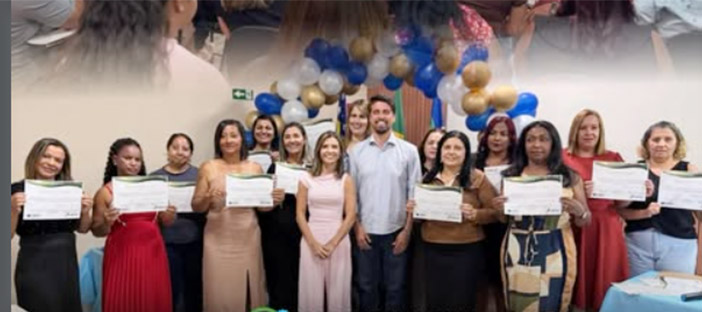 Valparaíso realiza solenidade de entrega de Certificados às formandas dos cursos da Escola de Governo
