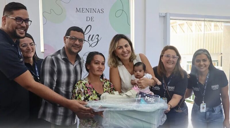 Programa MENINAS DE LUZ entrega 130 enxovais à gestantes acompanhadas pela Assistência Social