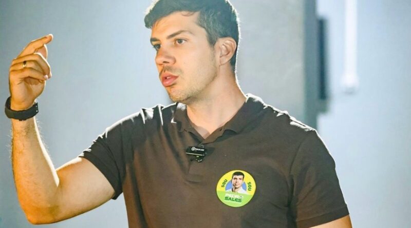 Pedro Sales desiste de candidatura a deputado federal e anuncia retorno a Brasília