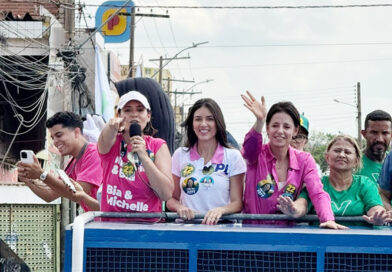 Michelle Bolsonaro faz carreata em Valparaíso de Goiás com Ana Paula Rezende e pede votos para Wilder Morais (PL)