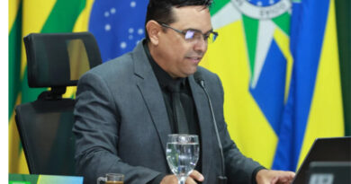 Ricardo Viana cobra melhorias na infraestrutura e destaca ações de saúde em Valparaíso
