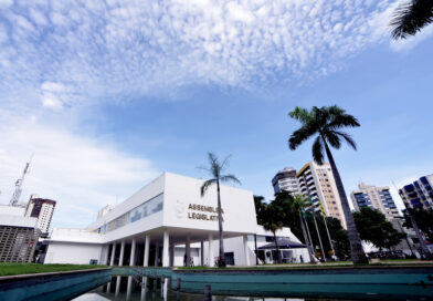 Deputados começam articulações de candidaturas para presidir a Alego