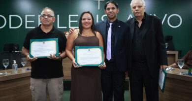 Educadores têm trajetórias reconhecidas em Sessão Especial em homenagem ao Dia do Professor