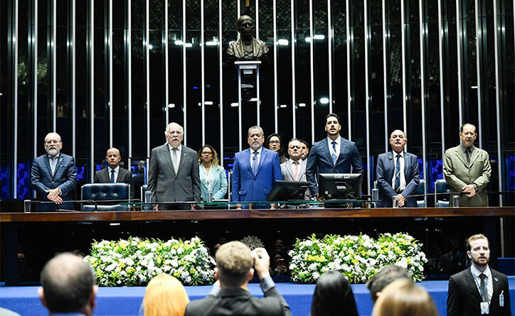 Senado celebra Dia do Médico com debate sobre a profissão
